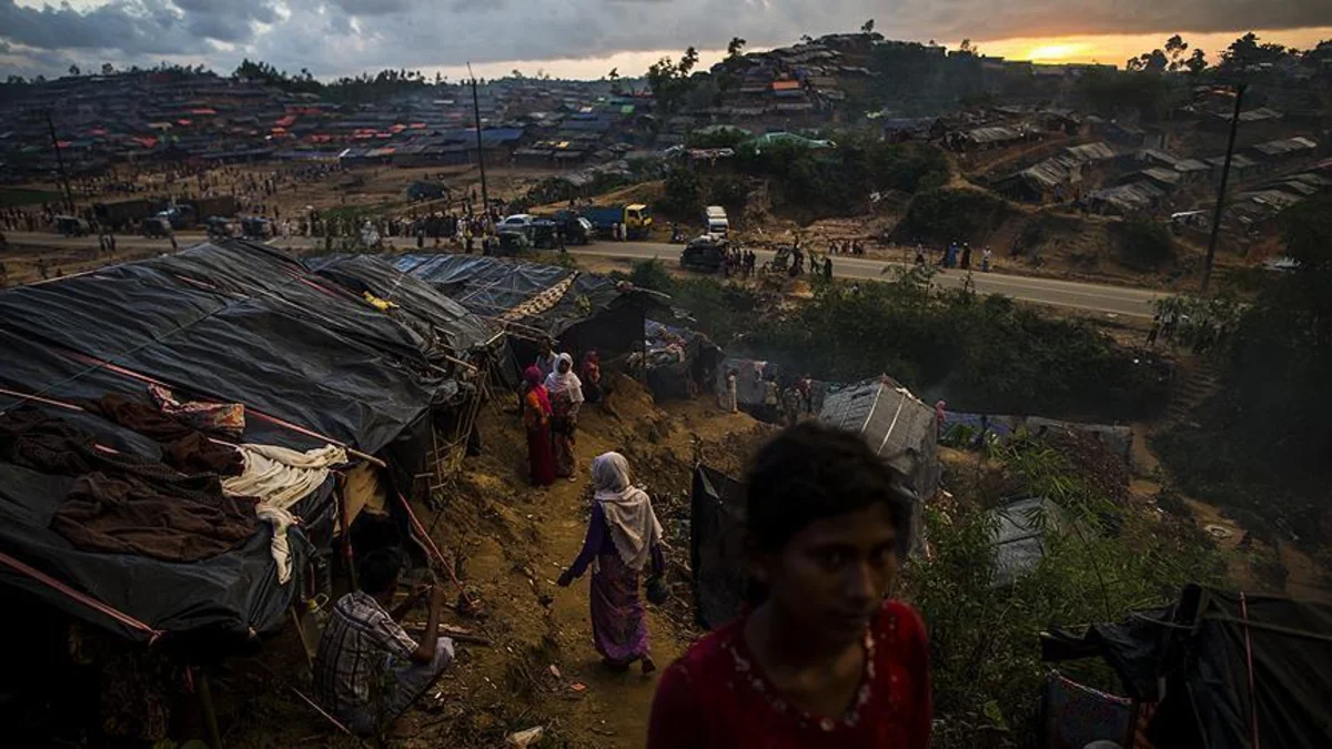 Myanma hökuməti bir həftə ərzində Arakan ştatında 16 məscid söküb