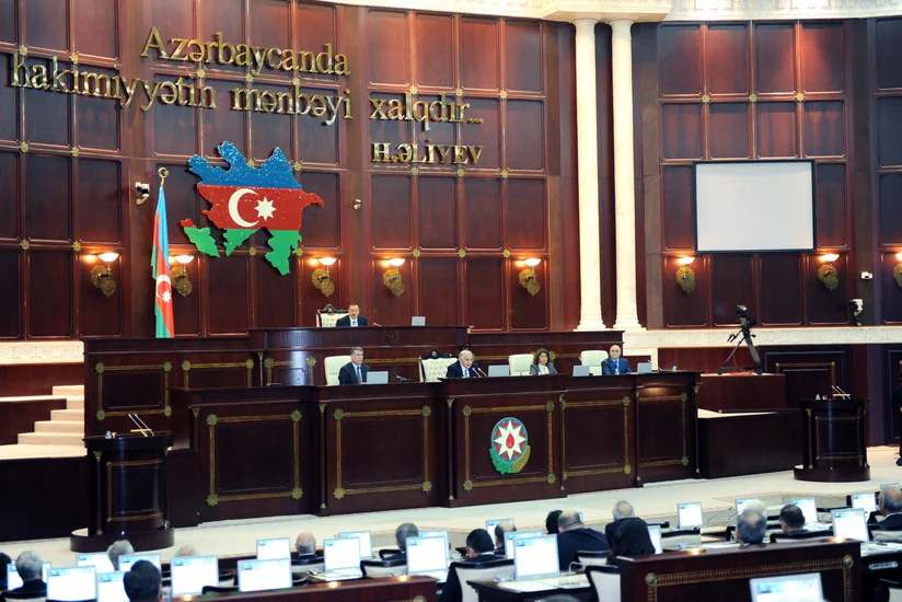 Azərbaycan parlamenti Vergi Məcəlləsinə dəyişiklikləri təsdiq edib