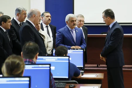 ​Rövnəq Abdullayev: Azərikimya SOCAR-ın tərkibinə verildikdən sonra böyük işlər görülüb