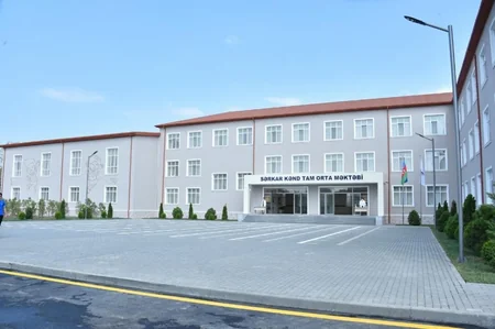 Heydər Əliyev Fondunun inşa etdiyi məktəblərin açılışı olub