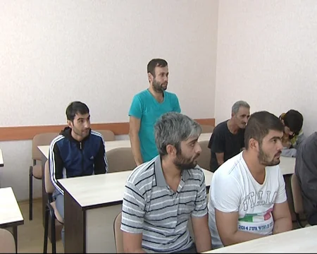 ​Bakıda qaydaları pozan 8 sürücü həbs olunub - FOTO
