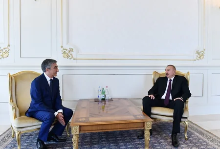 Prezident İlham Əliyev Tacikistan və Macarıstanın yeni səfirlərinin etimadnaməsini qəbul edib - YENİLƏNİB
