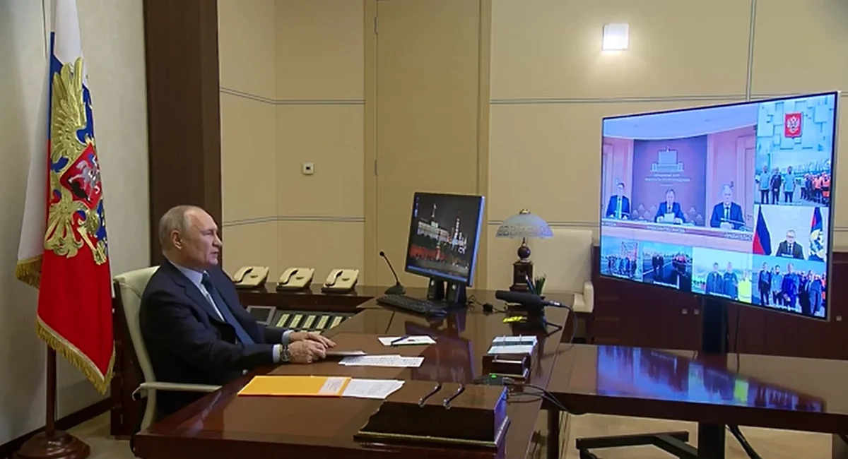 Vladimir Putin Azərbaycan sərhədinədək olan yolun açılışında iştirak edib