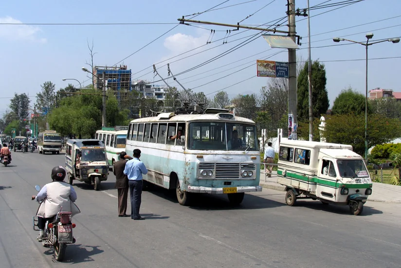 ​Nepalda qadınlar üçün ictimai nəqliyyat istifadəyə verilib