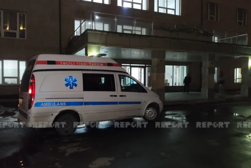 В Низаминском районе Баку столкнулись два автомобиля, есть пострадавший