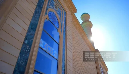 Cənubi Qafqazın ən böyük məscidlərindən biri olan Heydər Məscidindən - FOTOREPORTAJ