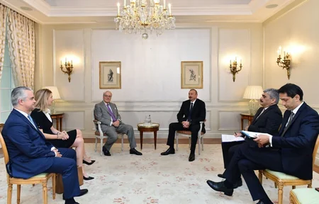 Prezident İlham Əliyevin Parisdə “Rothschild and Co” şirkətinin vitse-prezidenti ilə görüşü olub