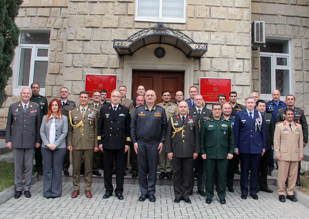 Azerbaijani MoD holds meeting with military attaches, reps of int’l organizations