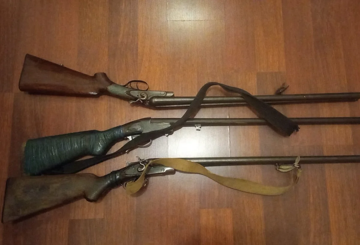 Zaqatala sakinlərindən qanunsuz saxladıqları odlu silahlar götürülüb