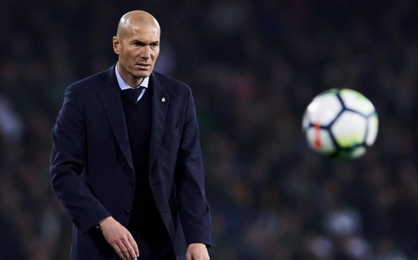 KİV: Zidan “Çelsi”yə rəhbərlik etmək üçün iki şərt irəli sürüb