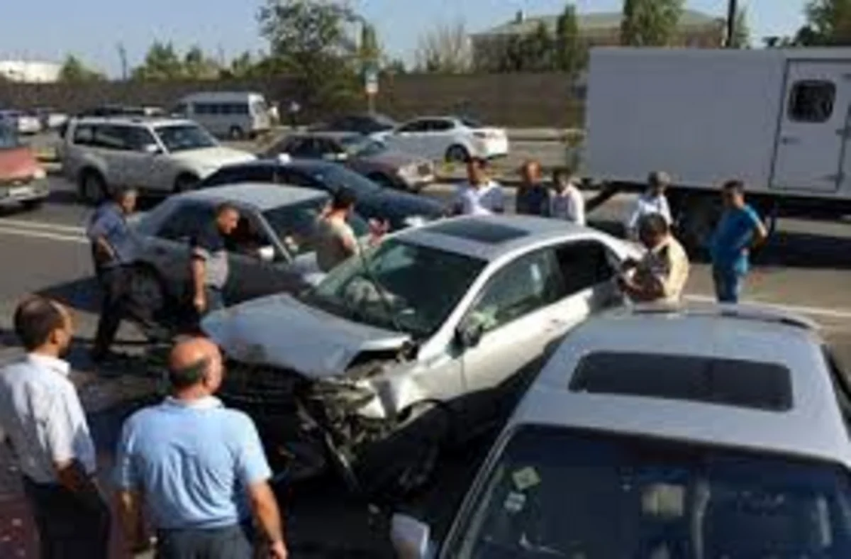 Bakının Nobel prospektində zəncirvari qəza olub