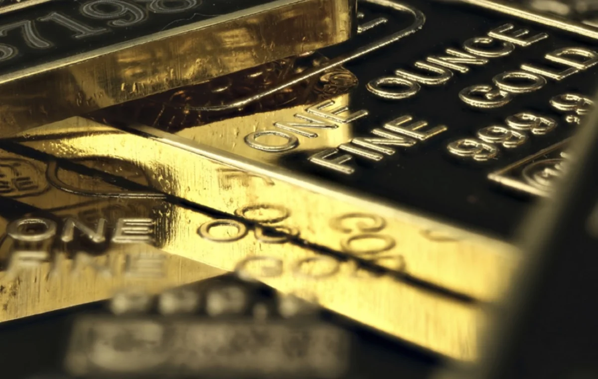 Gold prices edge higher as trade tensions ease