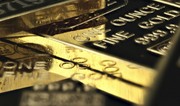 Стоимость золота снизилась на решении суда США по пошлинам