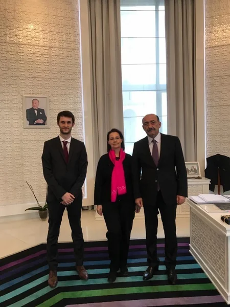 Əbülfəs Qarayev Ceyhun Hacıbəylinin Bakıda səfərdə olan varisləri ilə görüşüb