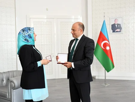 Mədəniyyət naziri Fatma Sönməzlə görüşüb