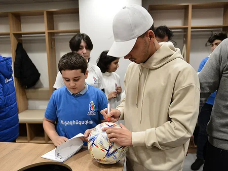 Ümumdünya Uşaq Hüquqları Gününə həsr edilmiş futbol tədbiri keçirilib