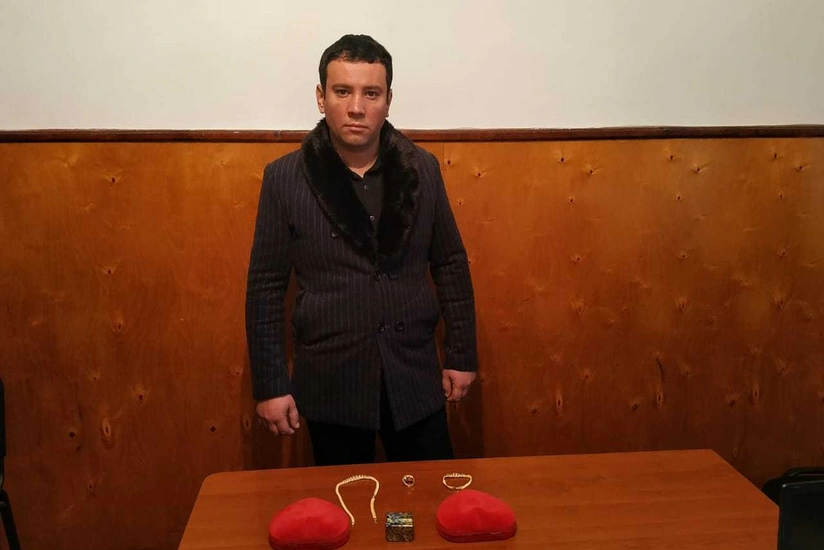 Astarada 15 min manatlıq qızıl oğurlayan Bakı sakini saxlanılıb