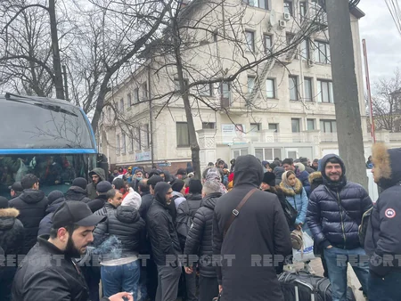 Next group of Azerbaijanis crossing from Ukraine to Moldova leaves for homeland