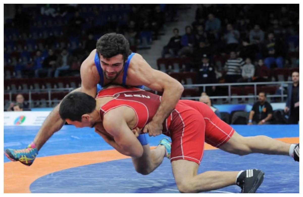 Təsnifat turniri: İki güləşçimiz yarımfinalda, biri lisenziya şansını itirdi