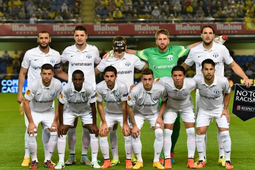 Qarabağın rəqibi iki futbolçusu ilə vidalaşıb