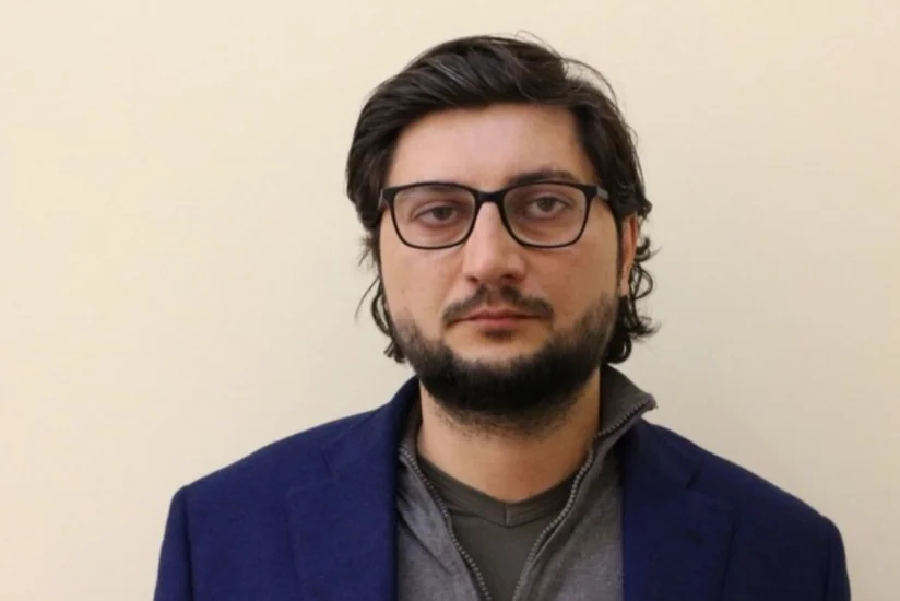 Dələduzluqda təqsirləndirilən Ramin Hacılının məhkəmə prosesi davam etdirilib