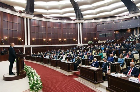 Prezident İlham Əliyev Azərbaycan parlamentinin 100 illiyi münasibətilə keçirilən təntənəli iclasda iştirak edib