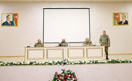 Hərbi qulluqçularla tərbiyəvi işin təşkili üzrə metodiki məşğələlər keçirilib