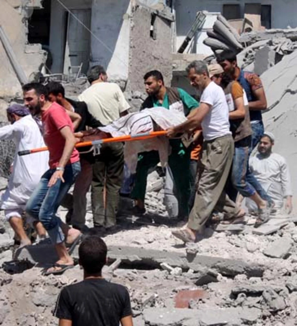 ​Suriyada bir məhəlləyə hücumda 15 nəfər ölüb, onlarla insan yaralanıb - FOTO