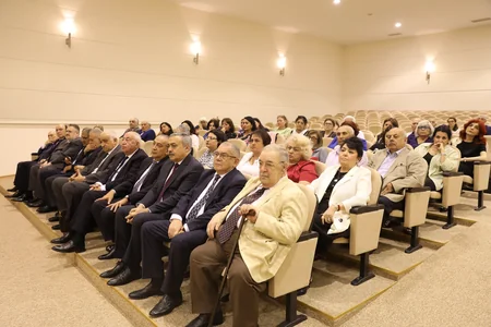 Səhiyyə naziri institutun yeni rektorunu kollektivə təqdim edib
