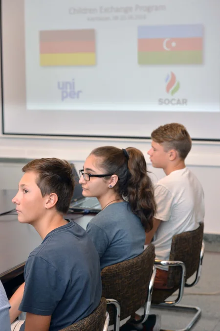 ​SOCAR-la əməkdaşlıq çərçivəsində alman məktəblilər Azərbaycana gəliblər