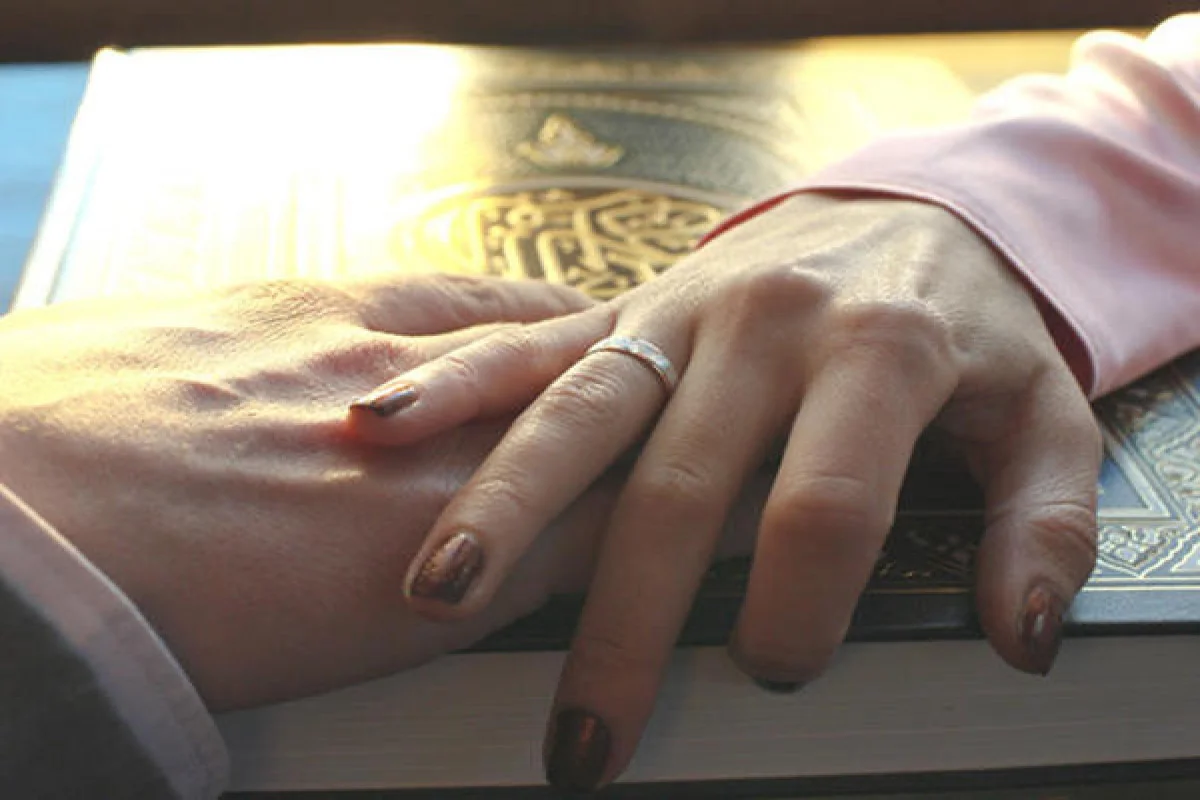 Rəsmi nikah olmadan dini kəbin kəsənlərə qarşı cəza mexanizmlərinin olması təklif edilir