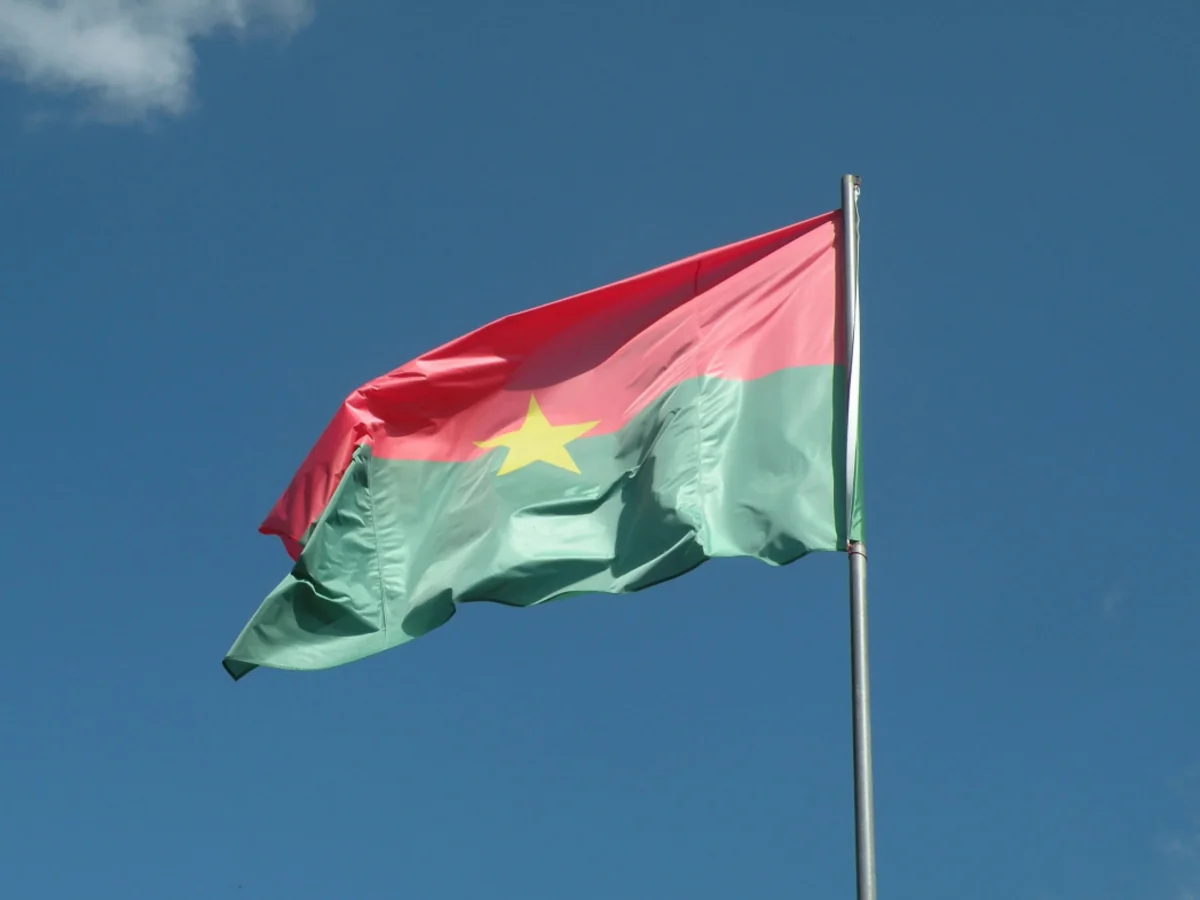 Burkina-Fasoda fransızcanın rəsmi statusu ləğv edilib