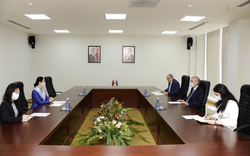 YAP Mərkəzi Aparatında Çinin ölkəmizdəki səfiri ilə görüş keçirilib