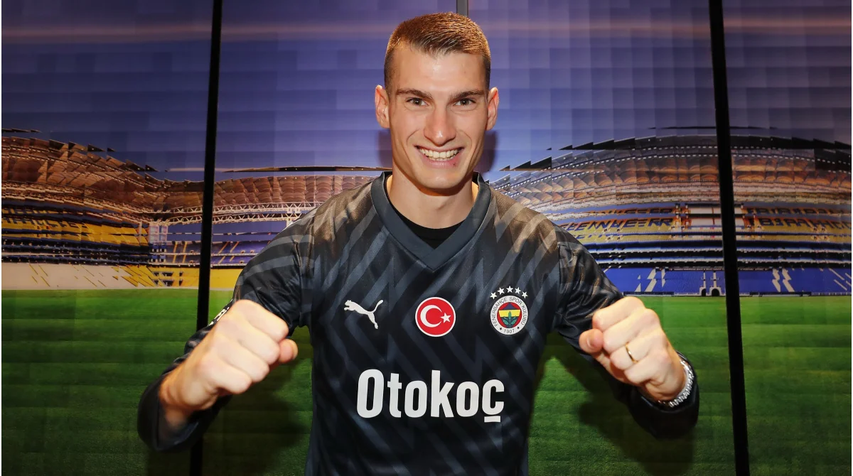 Fənərbağçanın qapıçısı 1 aya yaxın yaşıl meydanlardan kənar qalacaq