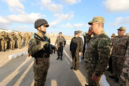 Azerbaijan's and Kazakhstan's Defense Ministers watch next stage of Khazri-2023 Joint Tactical Exercises