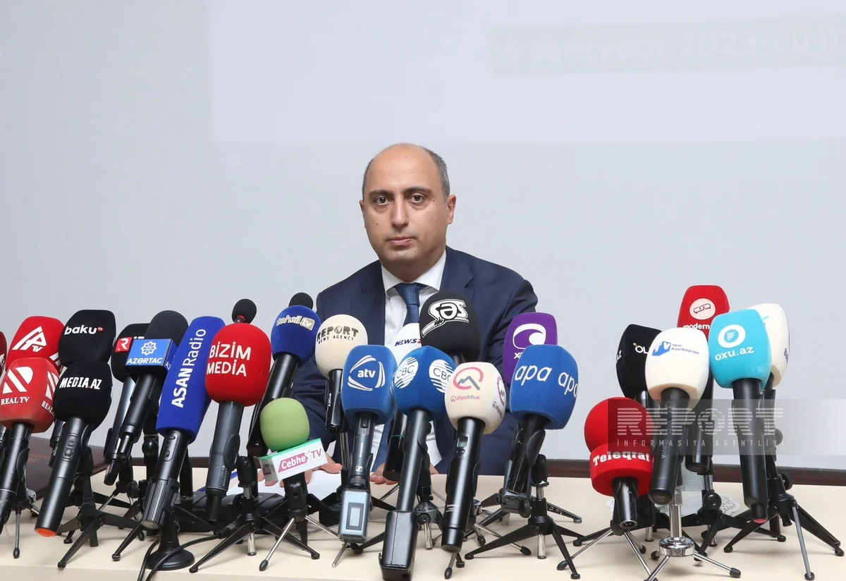 Nazir: Bazarda vahid məktəbli formasının satışı ilə bağlı çatışmazlıq yoxdur