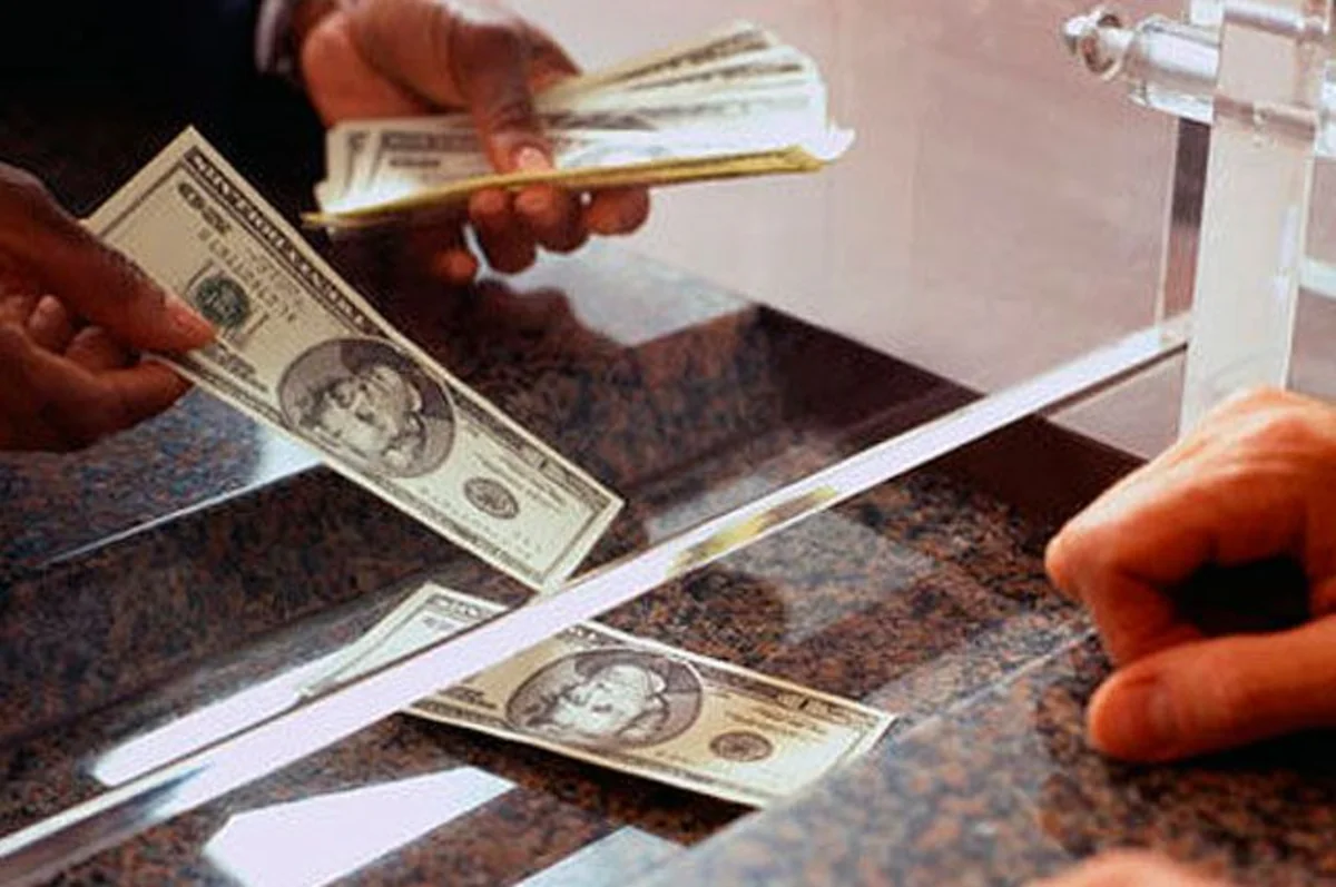 ​2014-cü ildə Rusiyadan Azərbaycana pul köçürmələri 1,310 mlrd. dollar təşkil edib