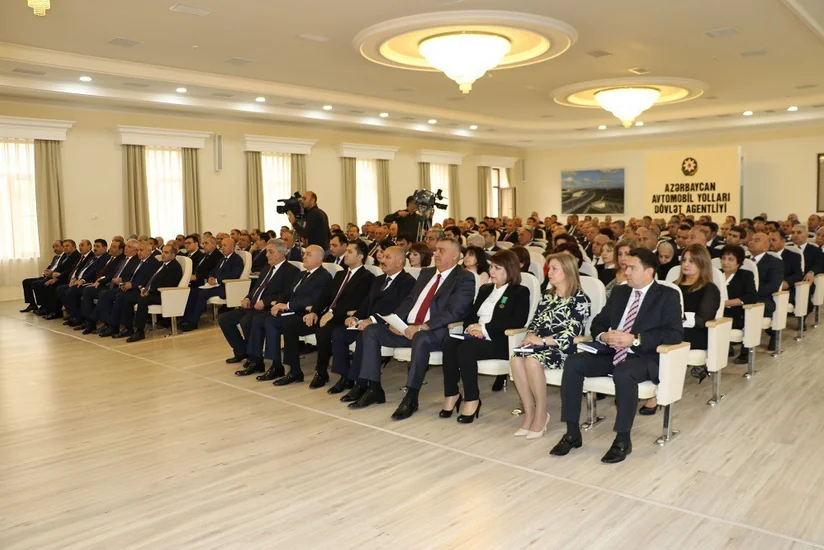 Bu il Azərbaycanda, ümumilikdə, 2050 kilometrlik yolun yenidən qurulması başa çatdırılacaq