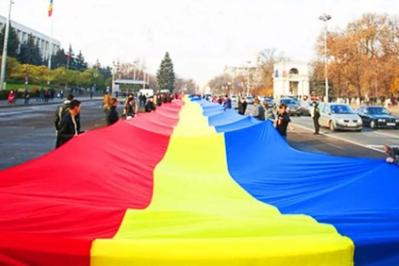 Moldova paytaxtında 1 km uzunluğunda Rumınya bayrağı açılacaq - FOTO