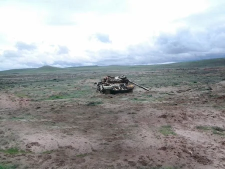 Armored vehicles battle shooting exercises started in frontline zone