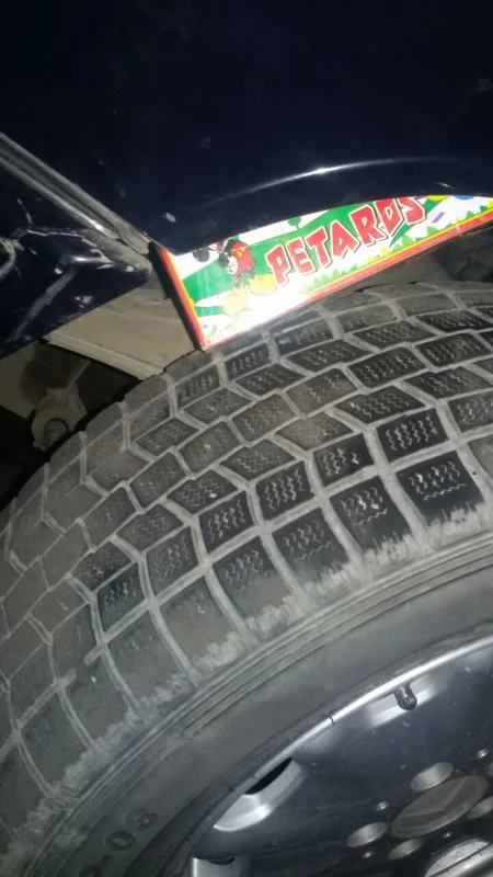 Azərbaycanda avtomobildə külli miqdarda pirotexniki vasitələr aşkar olunub