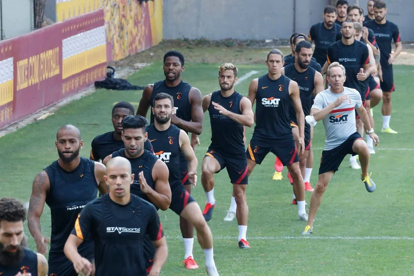 Qalatasaray Bakıya yollandı