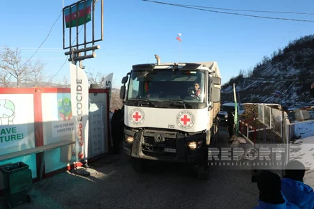 Six ICRC vehicles freely move from Khankandi to Lachin