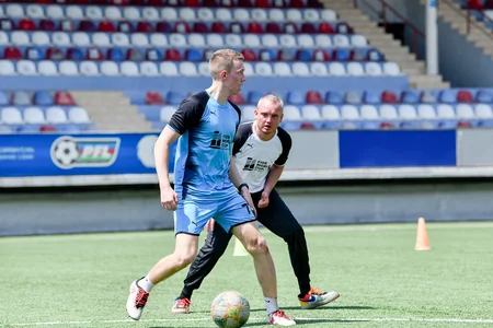 Şahmatçıların futbol matçında 14 qol vurulub