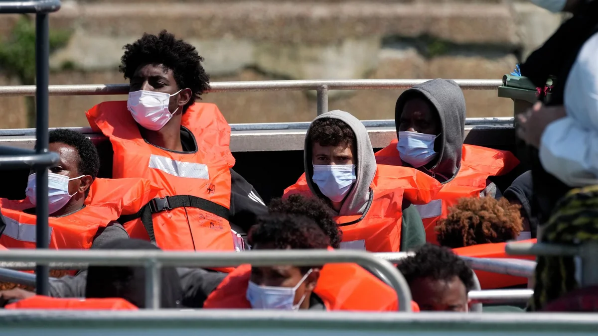 Over 700 migrants arrived in UK in 11 boats in 1 day