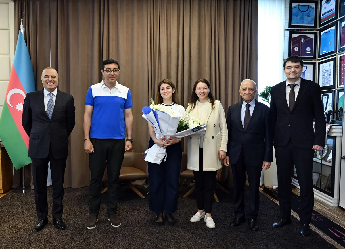 Nazir Avropa çempionatında qızıl medal qazanan şahmatçını qəbul edib