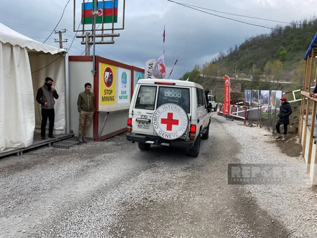 Xankəndi-Laçın yolunda BQXK-nin avtomobilləri maneəsiz hərəkət ediblər - YENİLƏNİB
