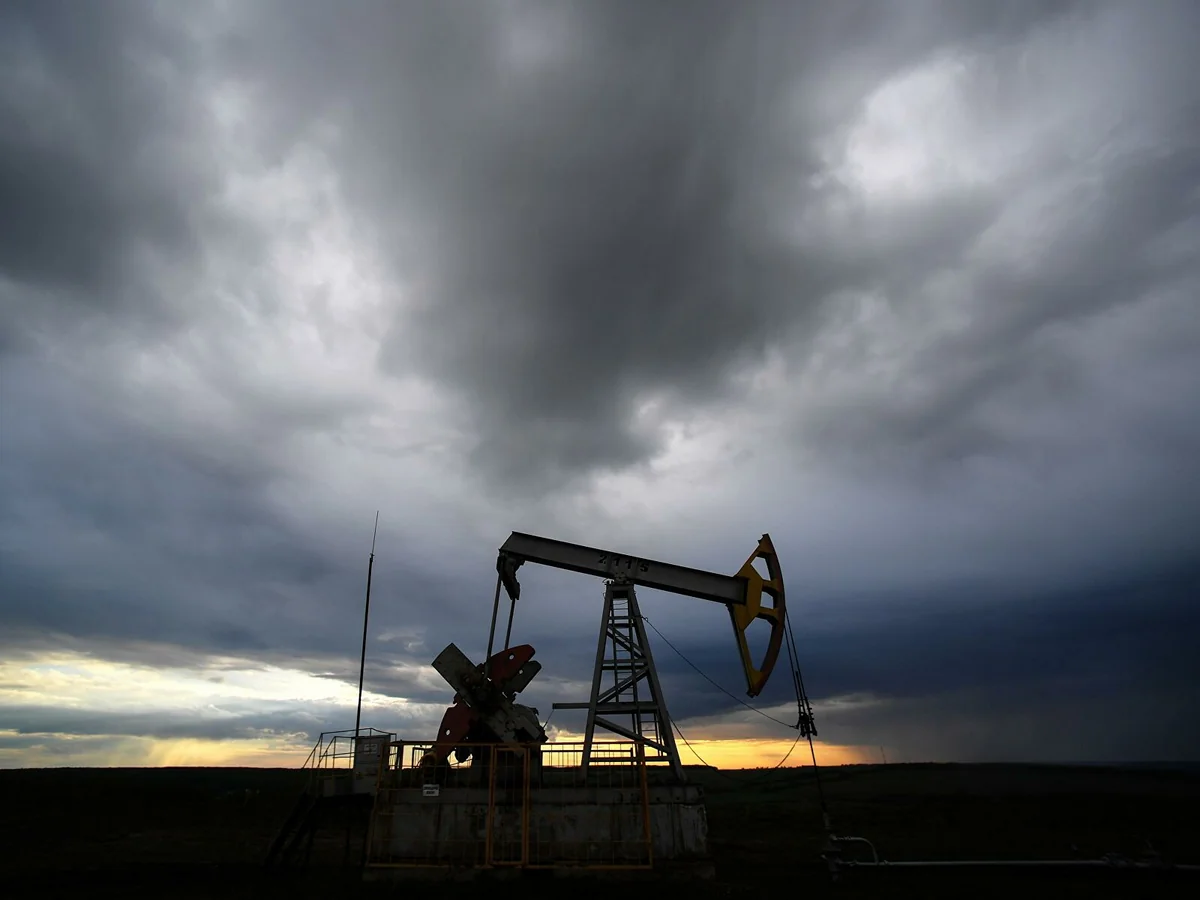 Neftə tələbatın azalmasına dair ehtimallar qiymətlərə təsir edir