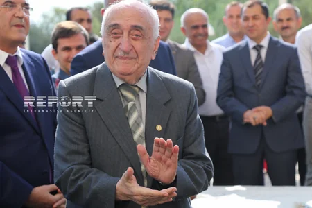 ​SOCAR prezidenti neftçilərə yeni mənzillərin orderlərini təqdim edib