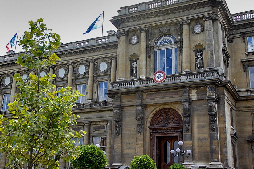 Paris Fransa səfirinin Nigeri tərk etməsi tələbini rədd edib